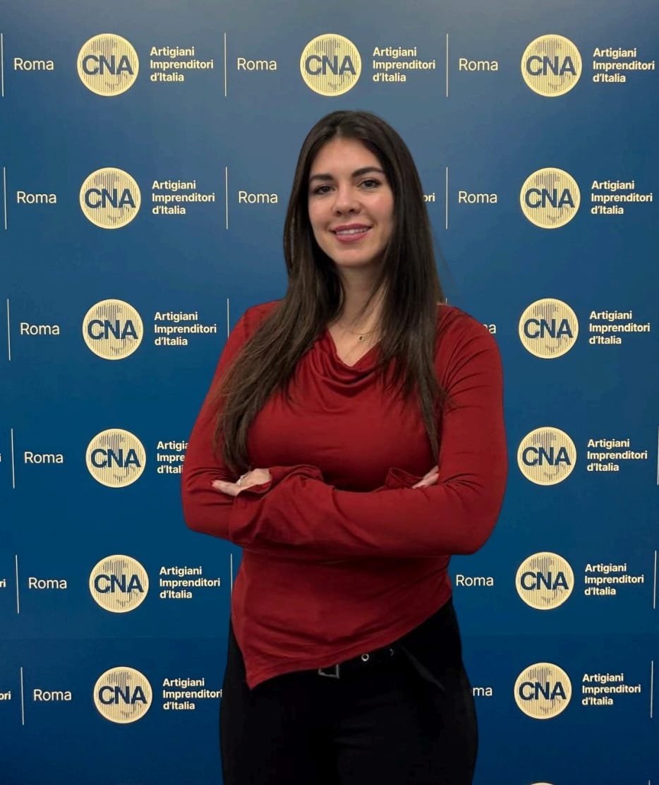 EVELYN ISABEL PEREIRA ALMENDARIZ